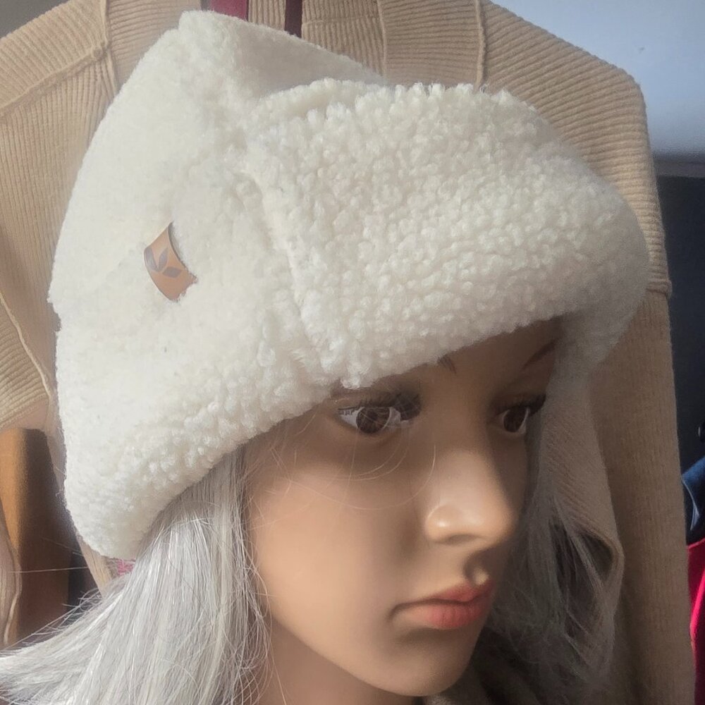 Women's koolaburra  by UGG Beanie